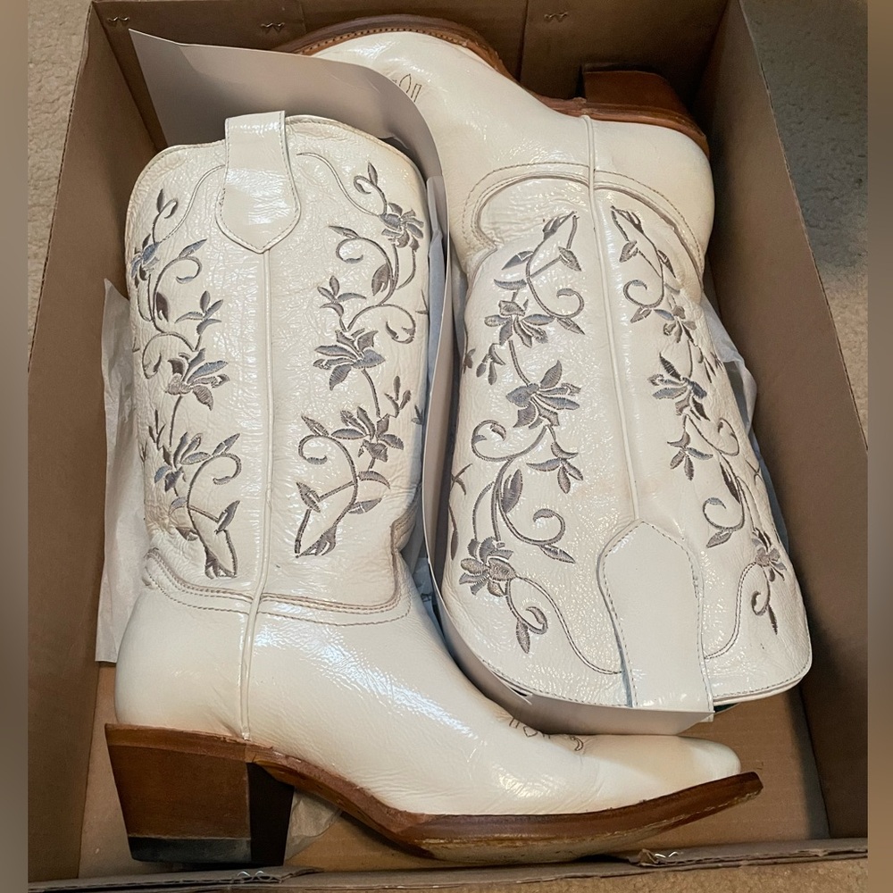 White Corral floral embroidered boots